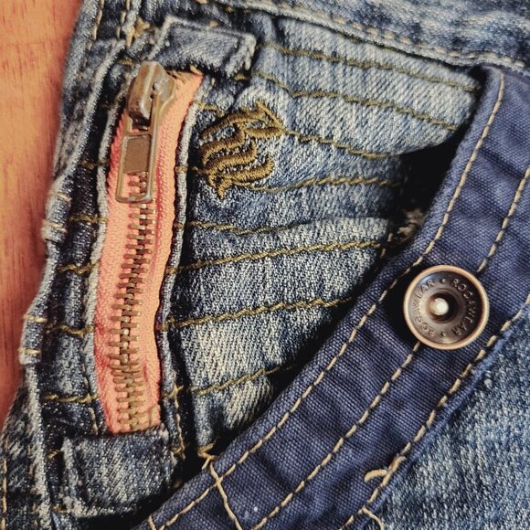 Rocawear ~ Size Boys 12 (28” Waist) ~ Distressed Jeans ~ Excellent Condition - Picture 4 of 11